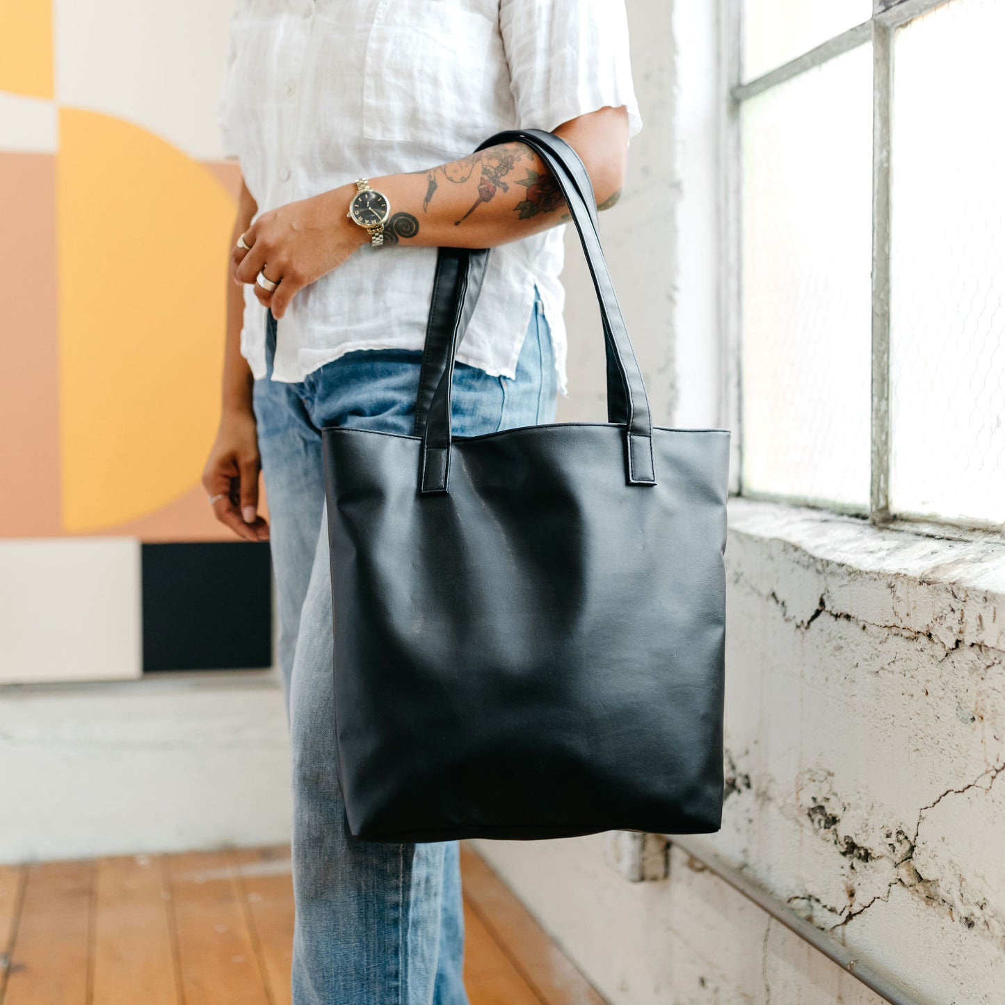 Classic Tote in Midnight
