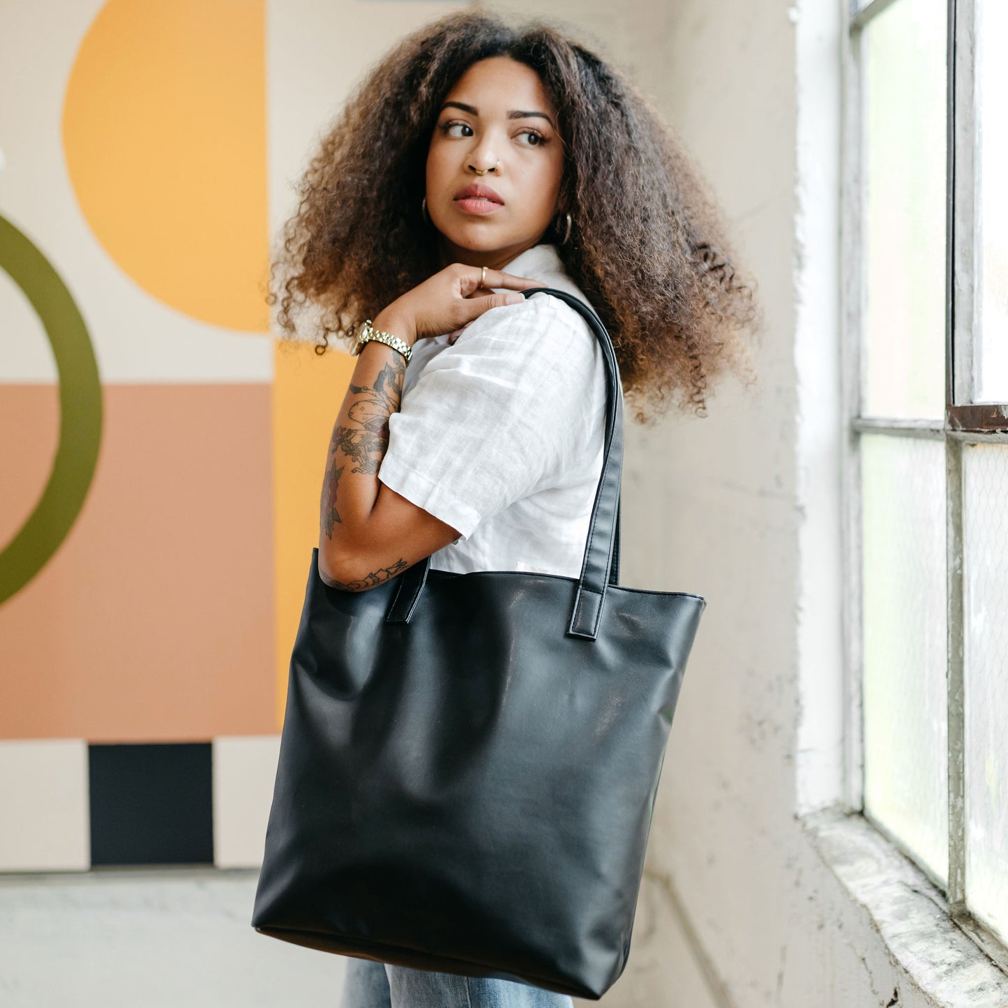 Classic Tote in Midnight